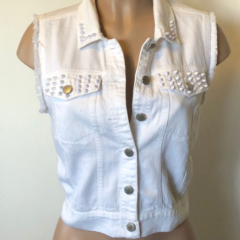 Cute White TINSELTOWN denim women’s size M VEST
